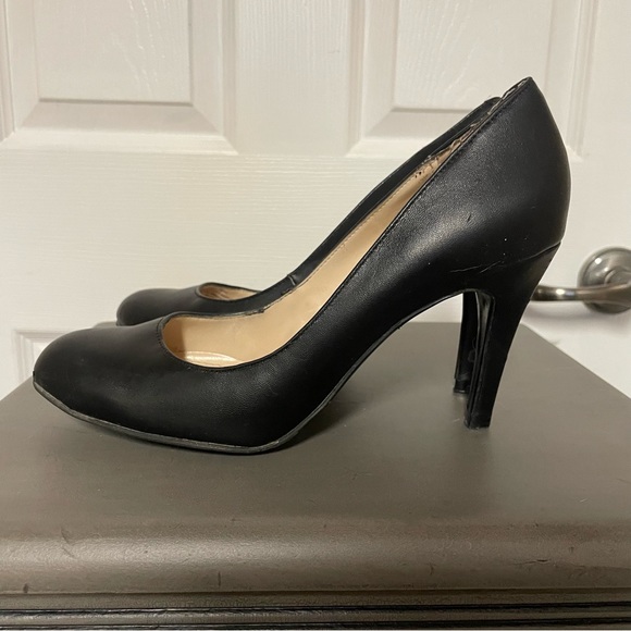 Black heels - Picture 3 of 6